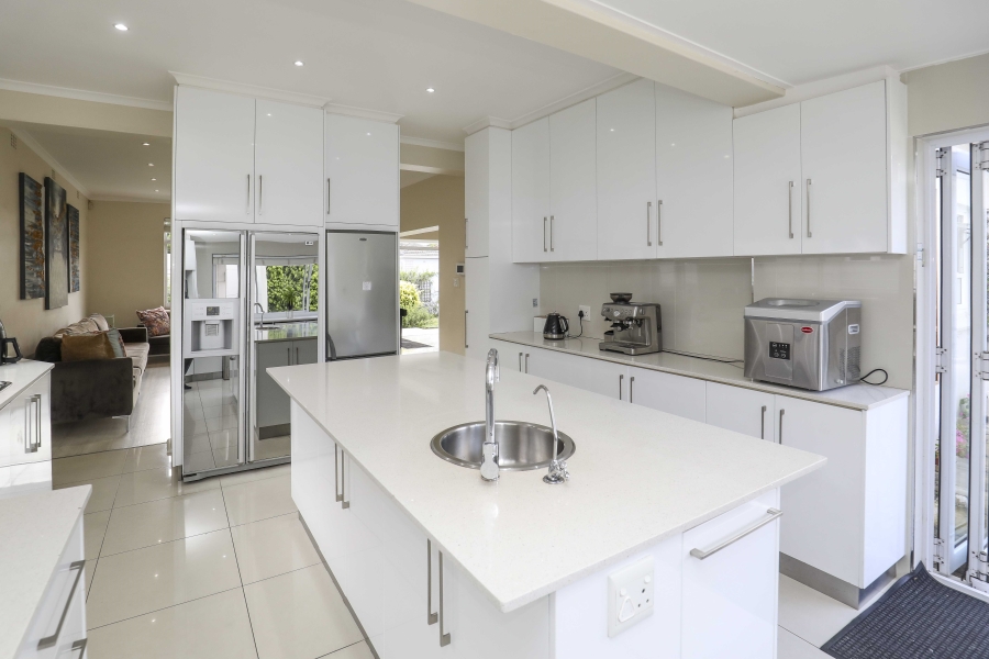 3 Bedroom Property for Sale in Claremont Western Cape